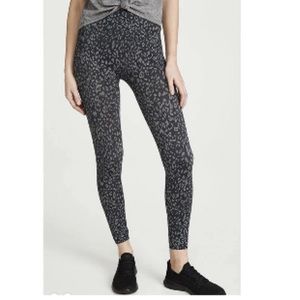 Spanx Look At Me Now Seamless Leggings - size XL